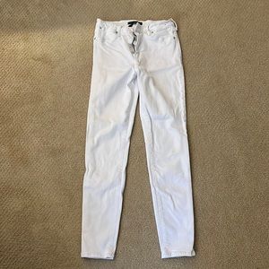 Abercrombie & Fitch White Skinny Jeans - size 27